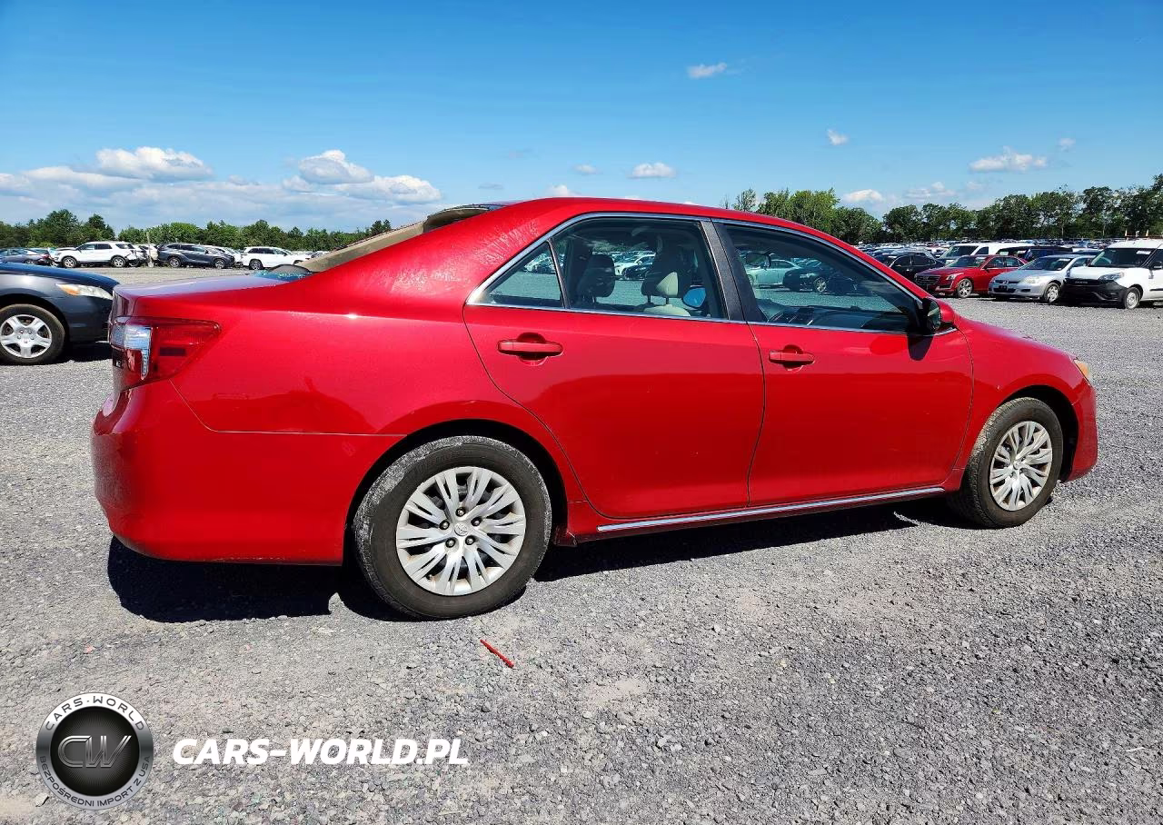 2014 Toyota Camry Le VIN:4T4BF1FKXER391942 - 3