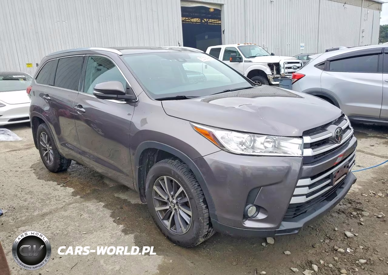 2017 Toyota Highlander Xle VIN:5TDJZRFH2HS456991 - 4