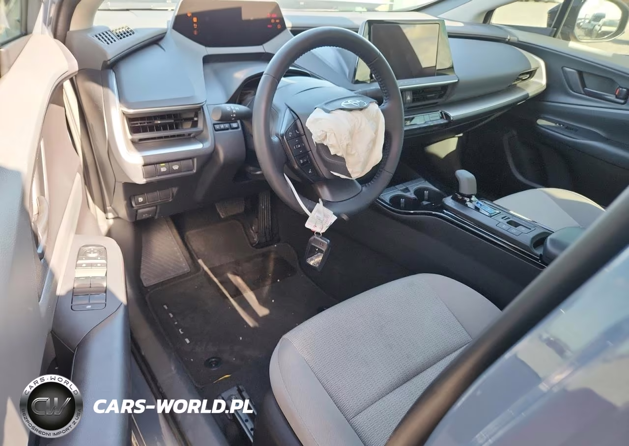 2026 Toyota Prius Le VIN:JTDACAAU2T3075403 - 8