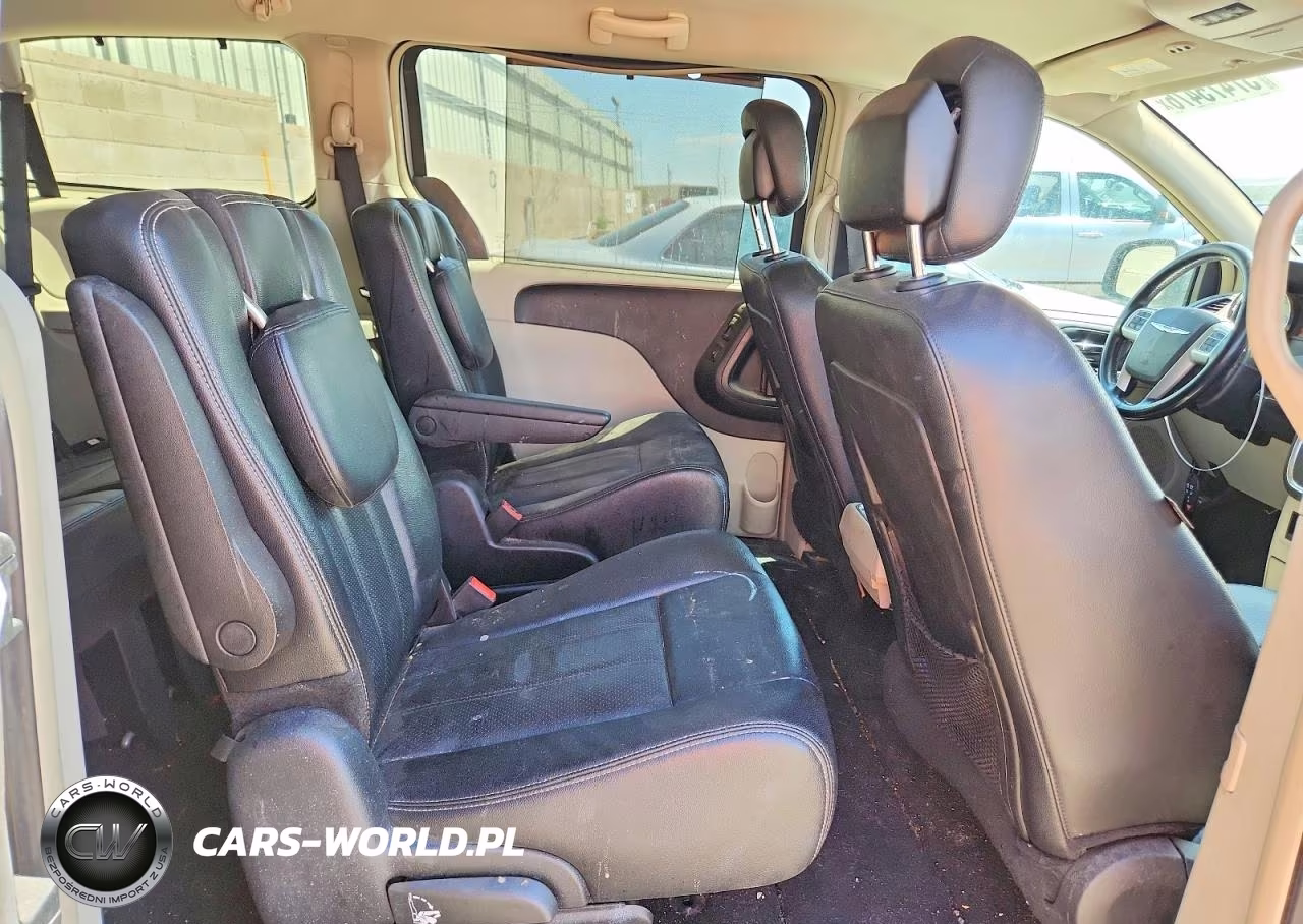 2015 Chrysler Town & Country Touring L VIN:2C4RC1CG9FR628098 - 11