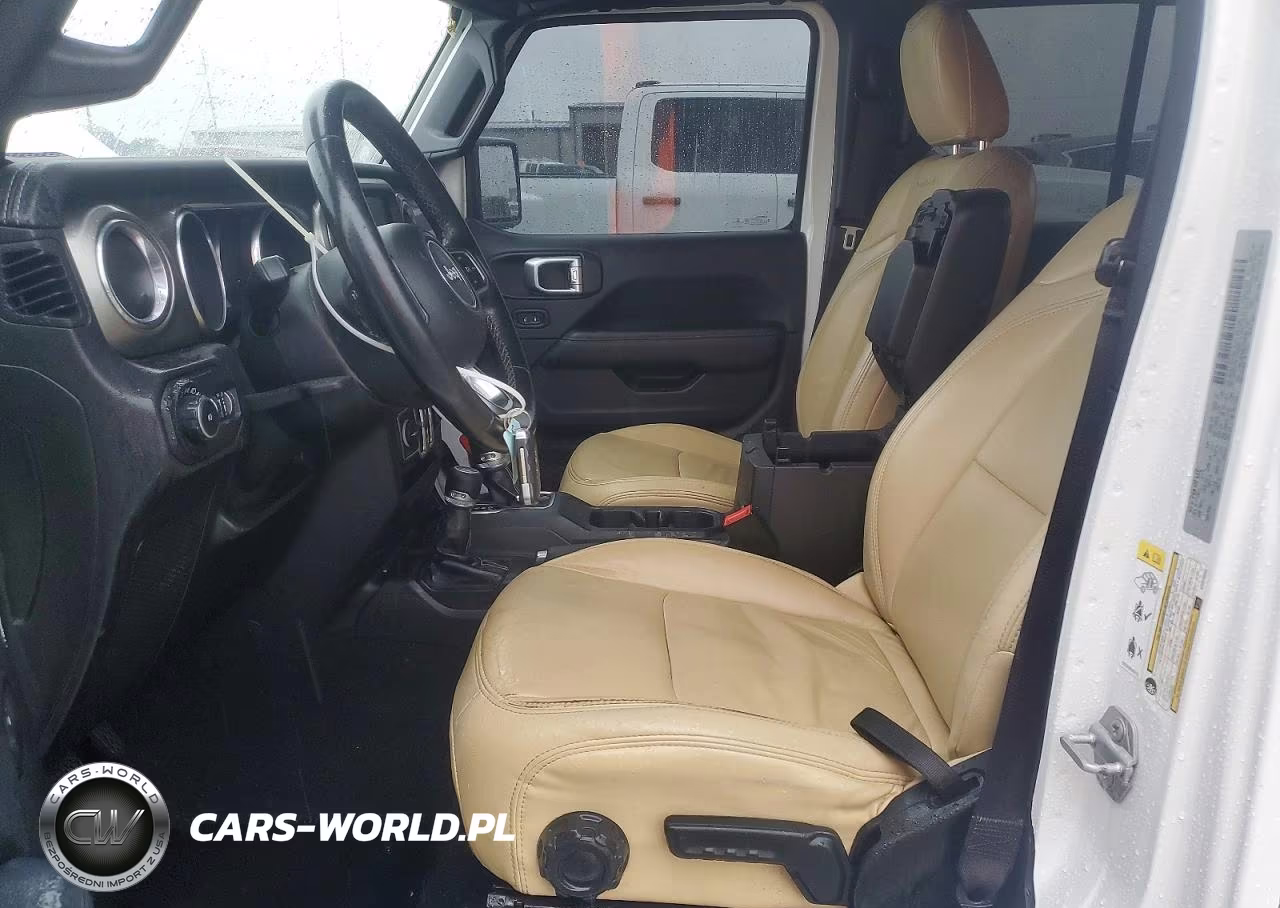 2019 Jeep Wrangler Unlimited Sahara VIN:1C4HJXEN0KW520633 - 7
