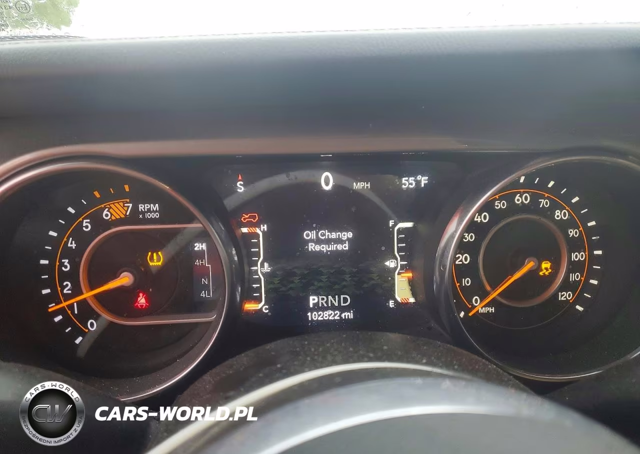 2019 Jeep Wrangler Unlimited Sahara VIN:1C4HJXEN0KW520633 - 9