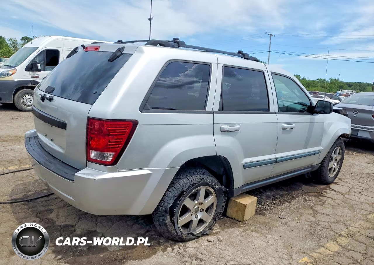2009 Jeep Grand Cherokee Laredo VIN:1J8GR48K79C527071 - 3