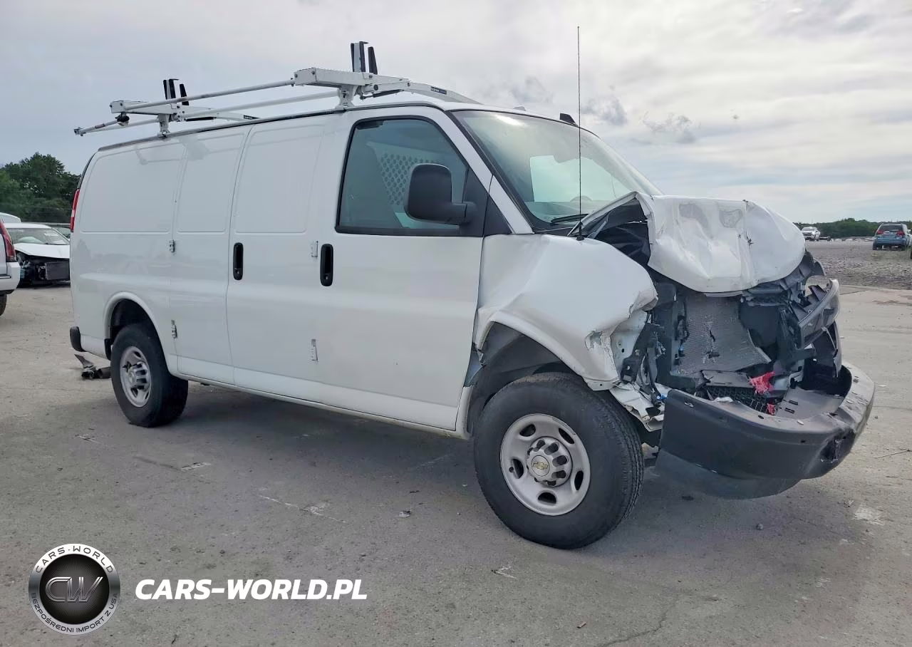 2024 Chevrolet Express G2500 VIN:1GCWGAFP9R1236797 - 4