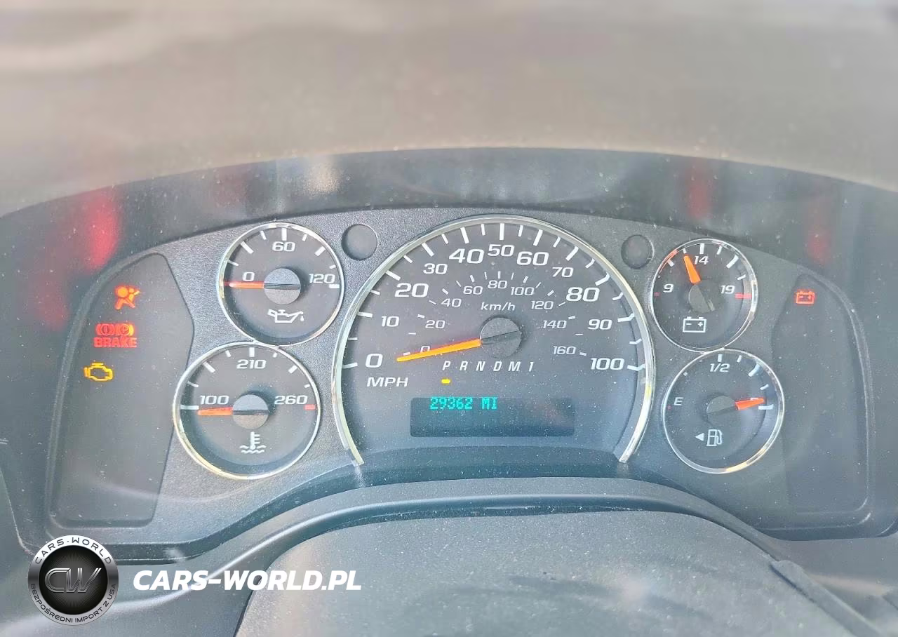 2024 Chevrolet Express G2500 VIN:1GCWGAFP9R1236797 - 9