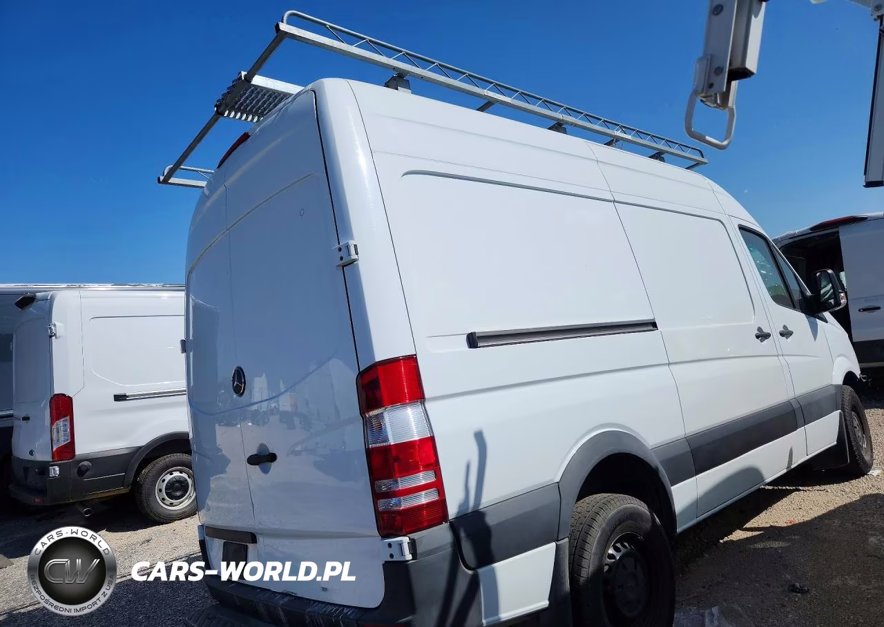 2017 Mercedes-Benz Sprinter 2500 VIN:WD3PE7CD3HP576279 - 3