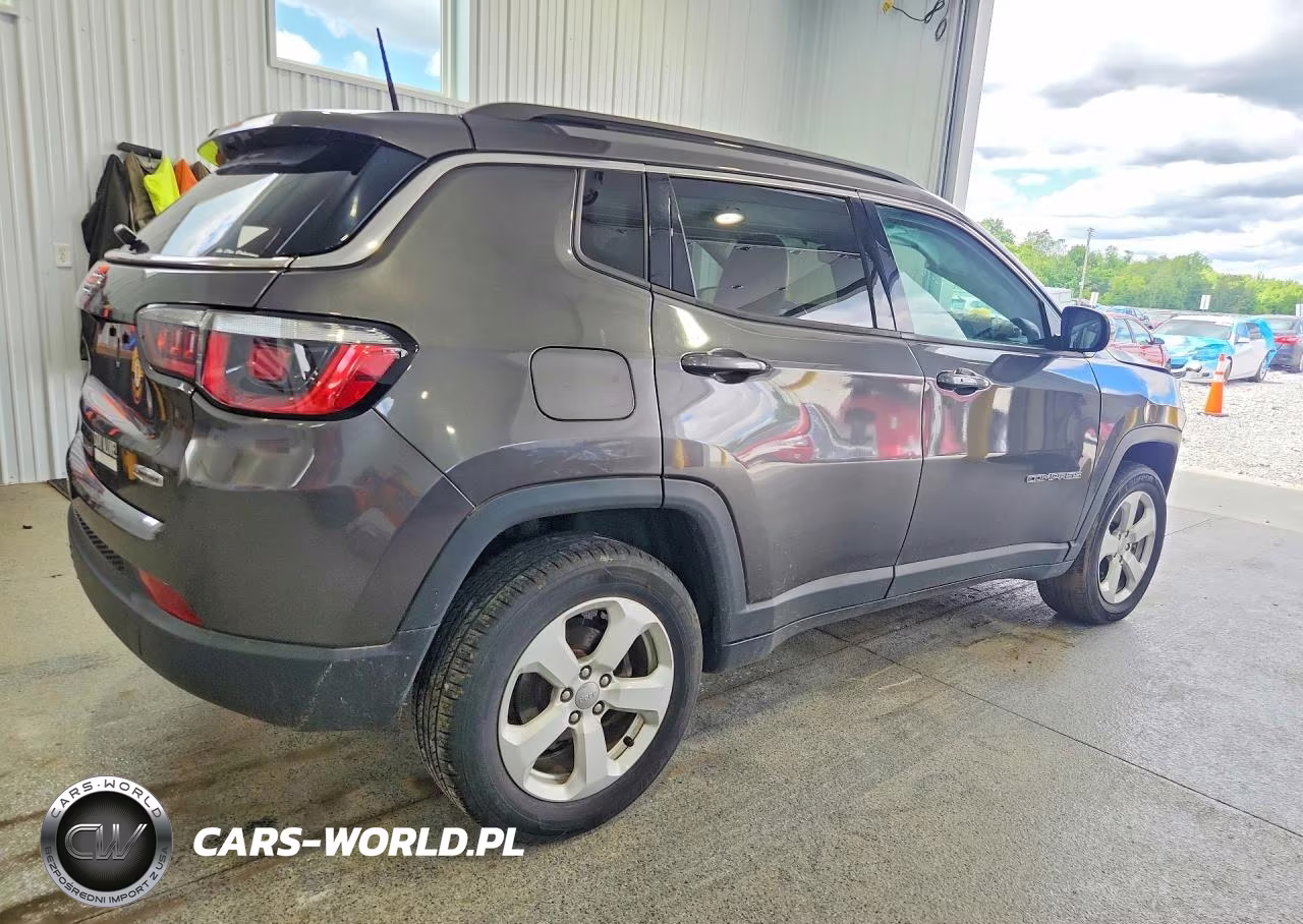 2018 Jeep Compass Latitude VIN:3C4NJDBB9JT485574 - 3
