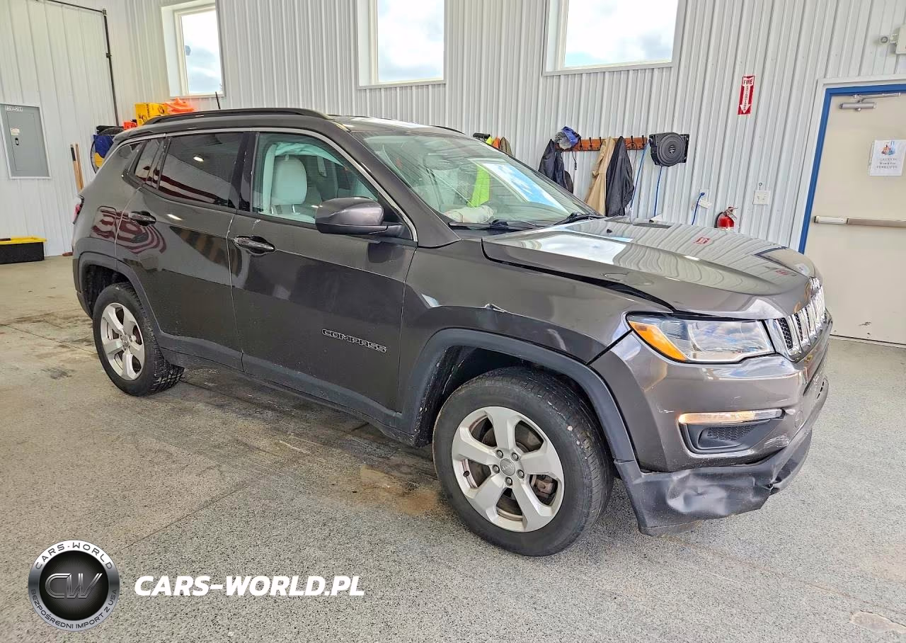 2018 Jeep Compass Latitude VIN:3C4NJDBB9JT485574 - 4