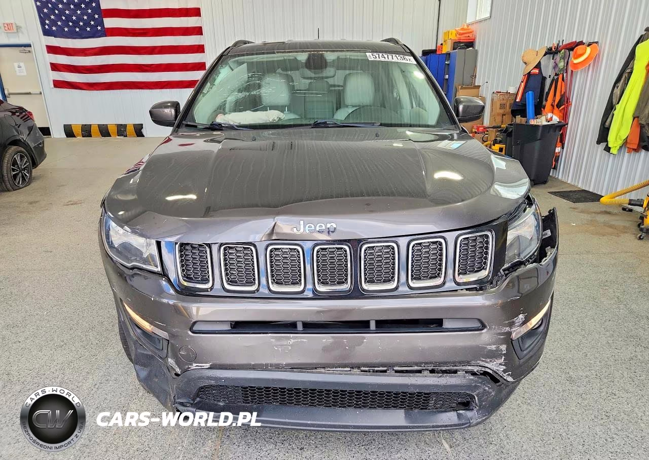 2018 Jeep Compass Latitude VIN:3C4NJDBB9JT485574 - 5