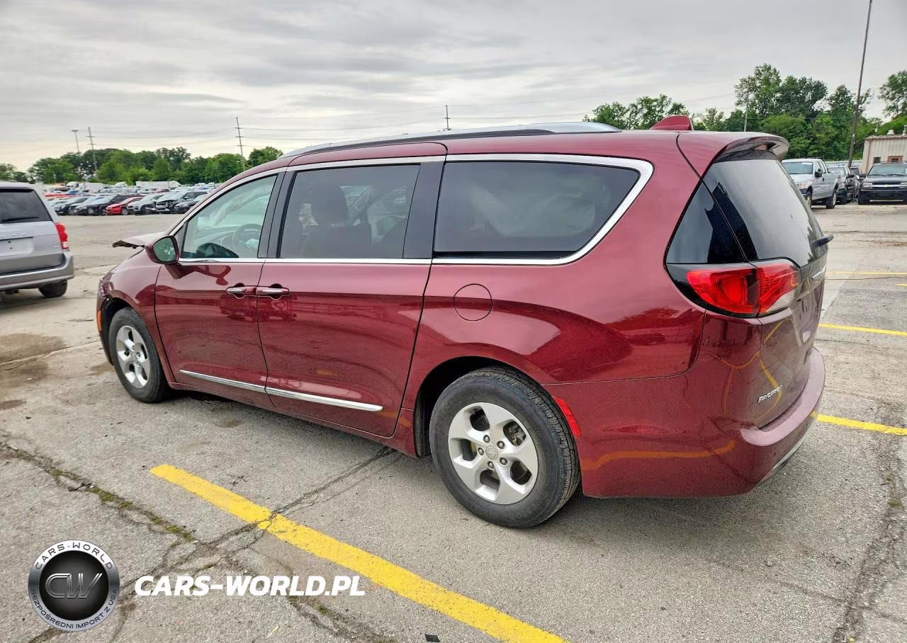 2017 Chrysler Pacifica Touring L Plus VIN:2C4RC1EG1HR628354 - 2