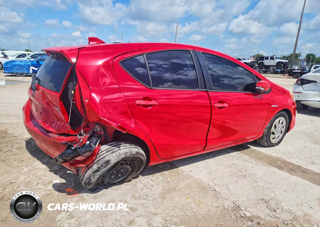 2016 Toyota Prius C One VIN:JTDKDTB33G1131305 - 3