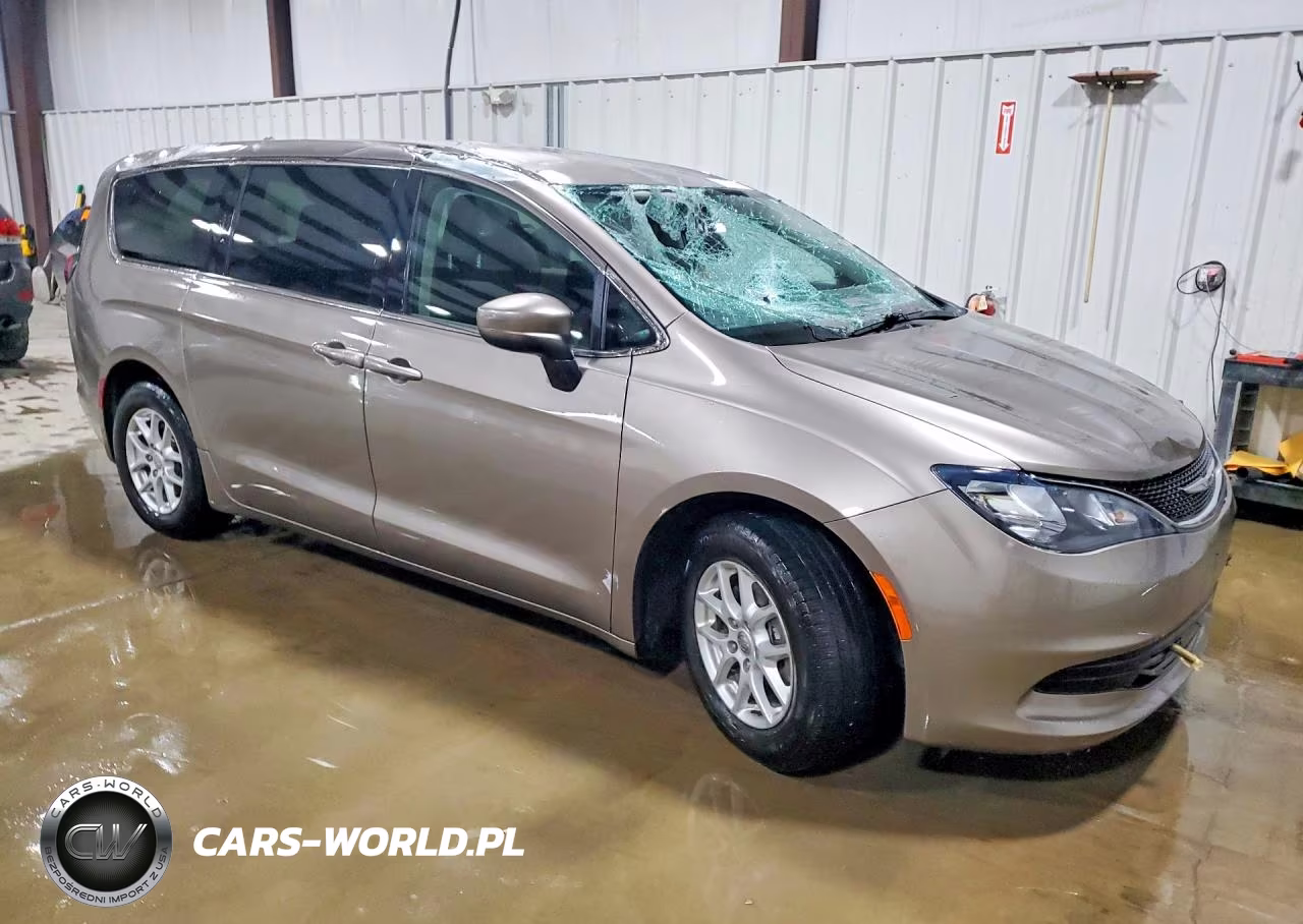 2017 Chrysler Pacifica Lx VIN:2C4RC1CG4HR578231 - 4
