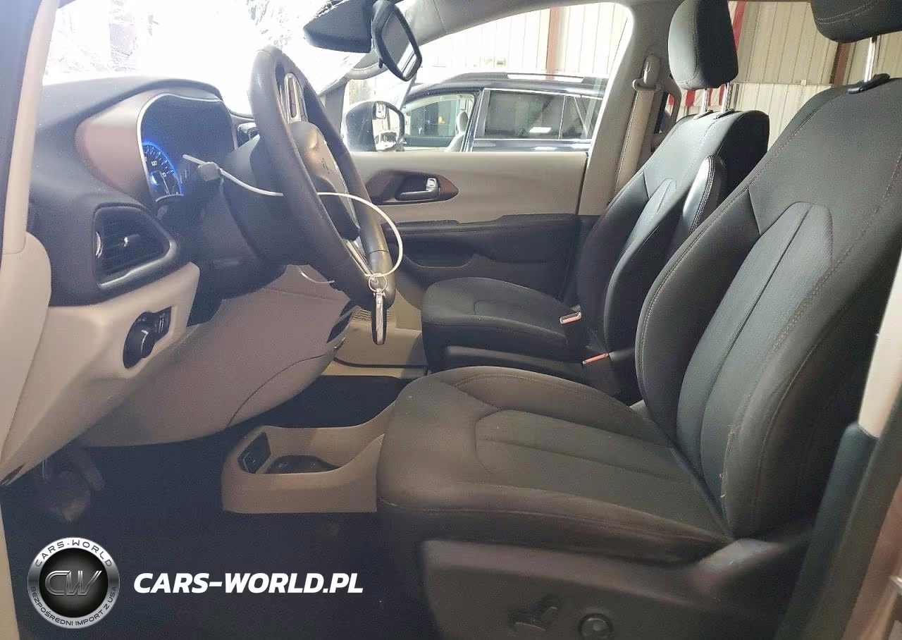 2017 Chrysler Pacifica Lx VIN:2C4RC1CG4HR578231 - 7