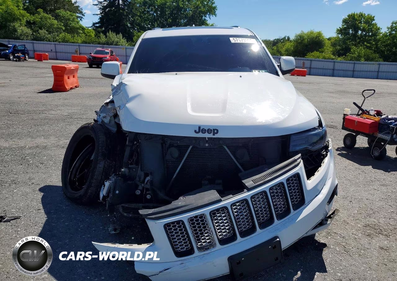 2015 Jeep Grand Cherokee Laredo VIN:1C4RJFAG6FC605098 - 5
