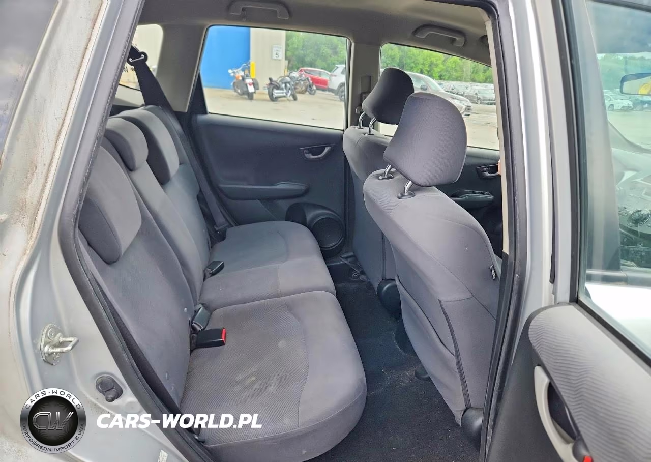 2012 Honda Fit VIN:JHMGE8H30CS002318 - 10