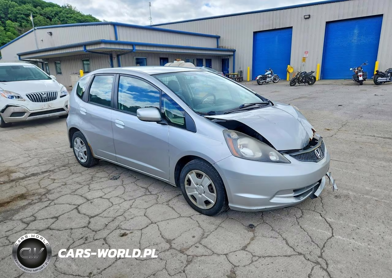 2012 Honda Fit VIN:JHMGE8H30CS002318 - 4