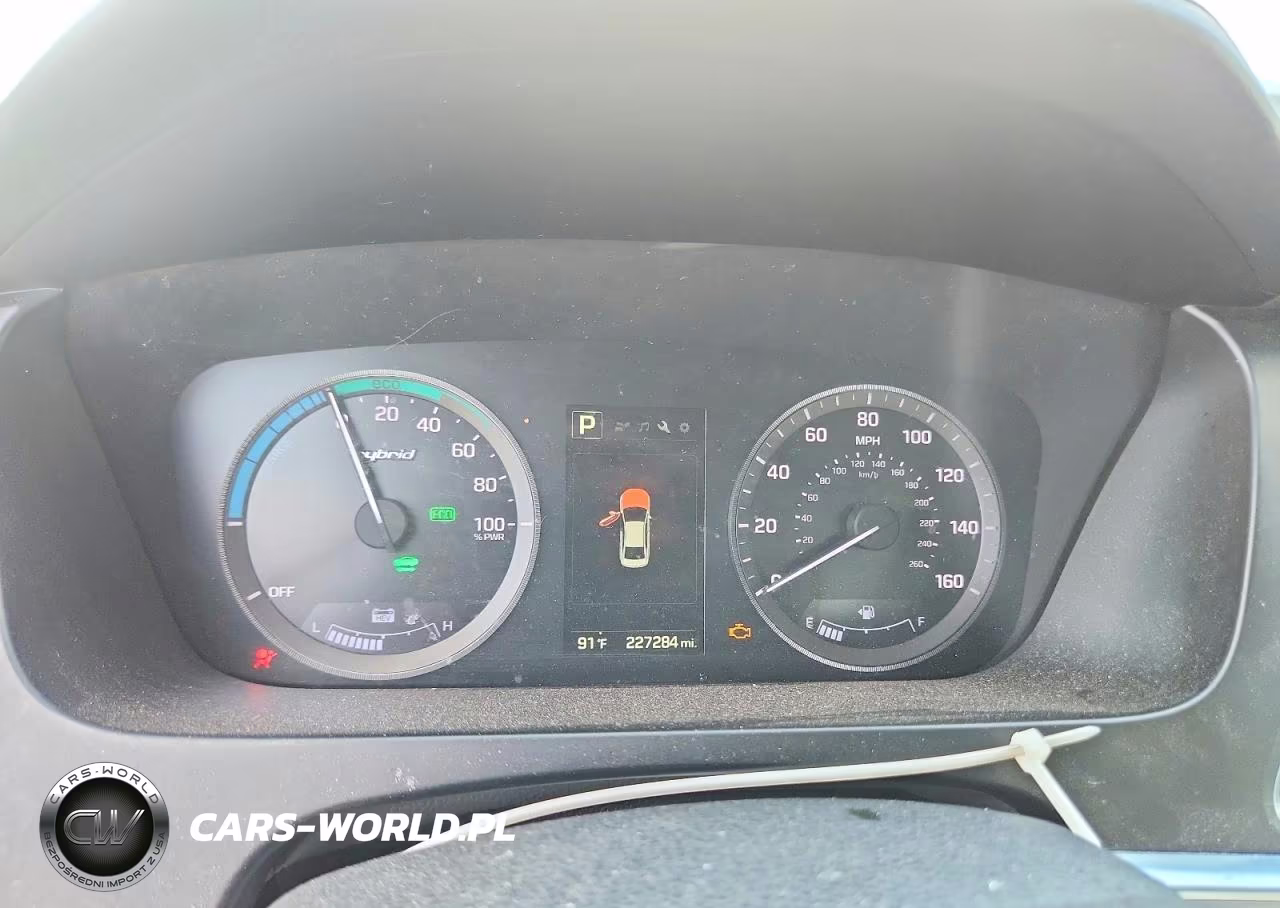 2016 Hyundai Sonata VIN:KMHE34L1XGA017719 - 9