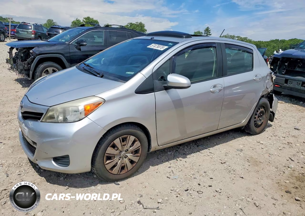 2013 Toyota Yaris 5-Door Le