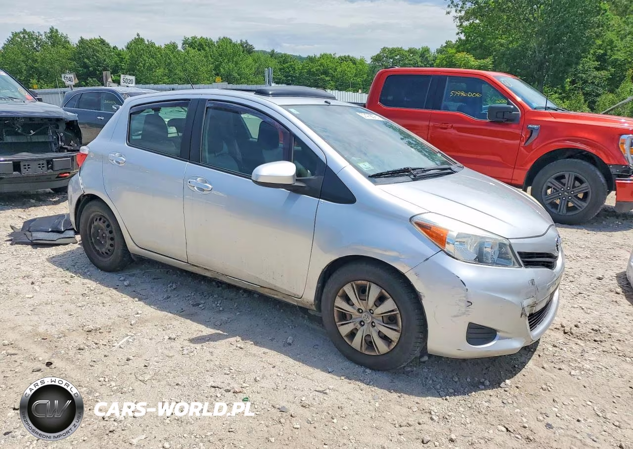 2013 Toyota Yaris 5-Door Le VIN:JTDKTUD30DD562524 - 4