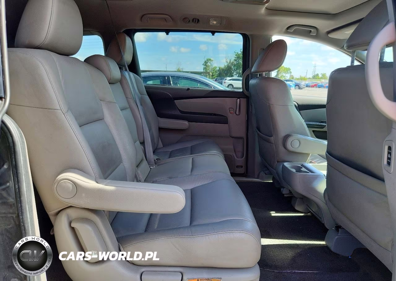 2011 Honda Odyssey Touring VIN:5FNRL5H92BB062227 - 11