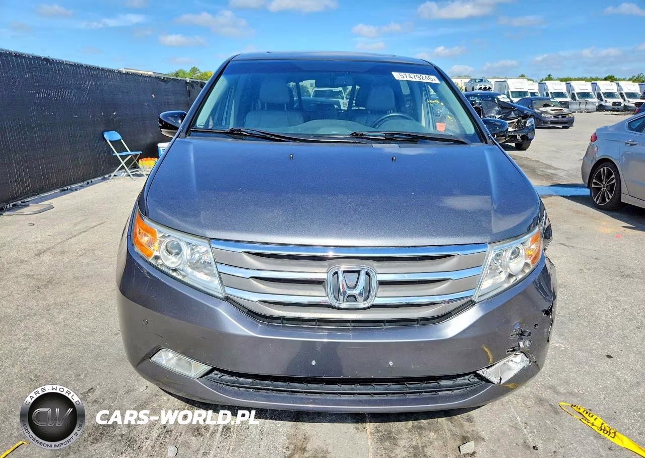 2011 Honda Odyssey Touring VIN:5FNRL5H92BB062227 - 5