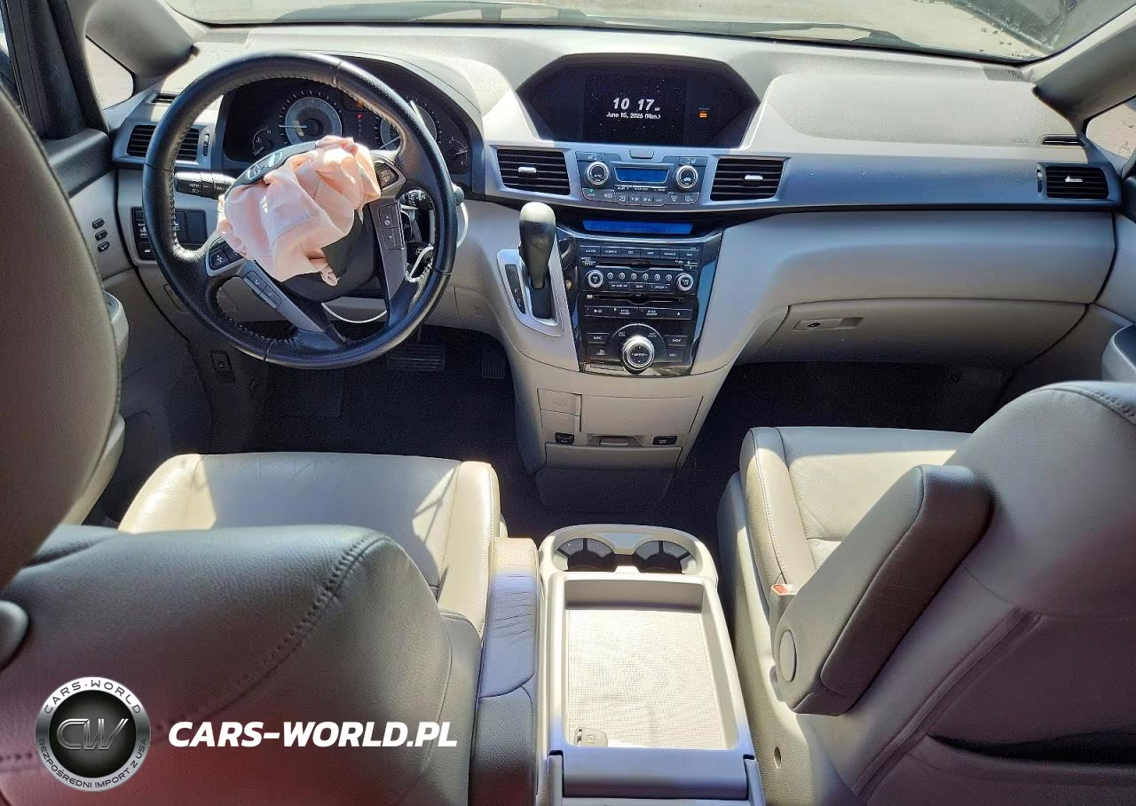 2011 Honda Odyssey Touring VIN:5FNRL5H92BB062227 - 8