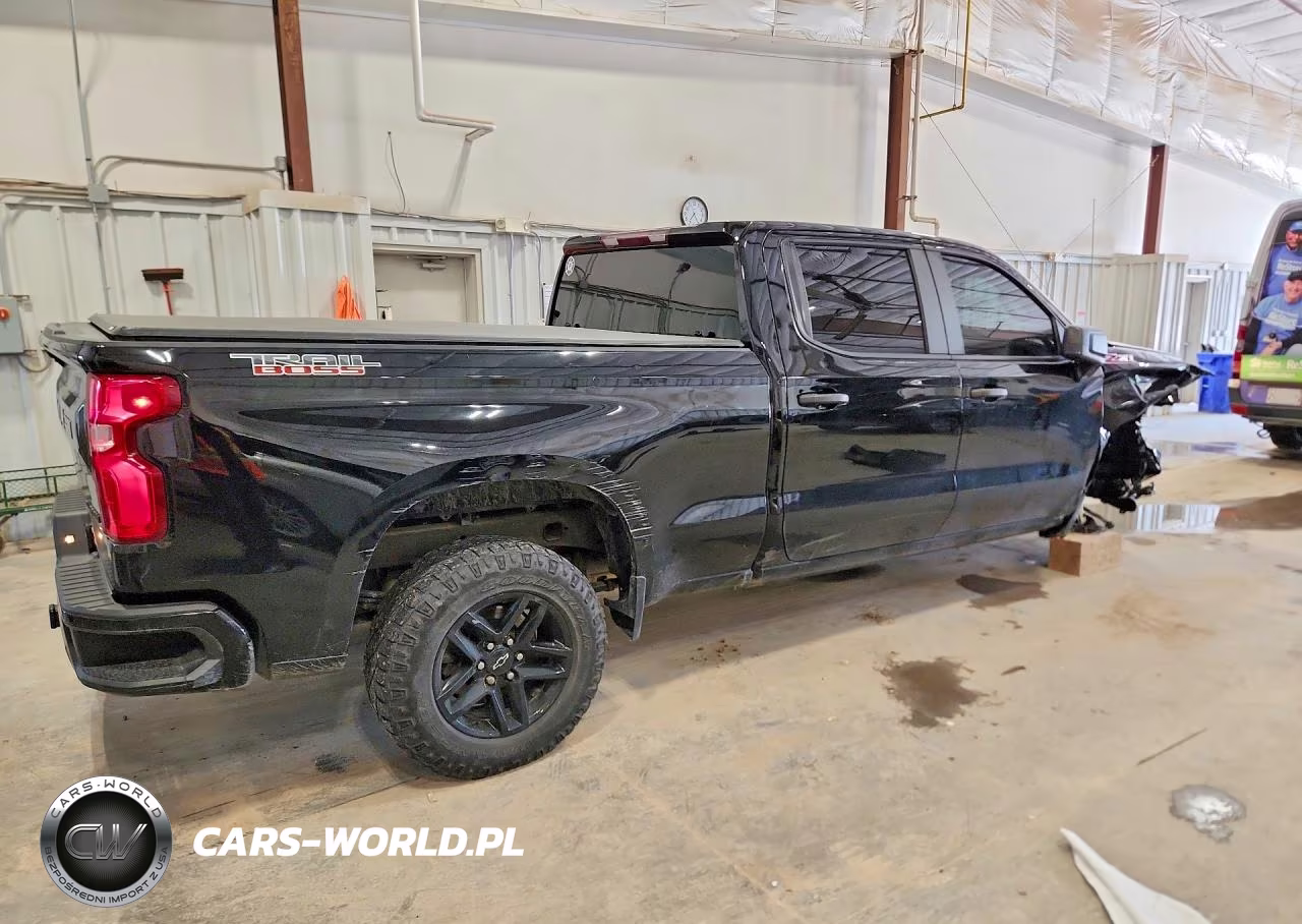 2021 Chevrolet Silverado K1500 Trail Boss Custom VIN:1GCPYCEF9MZ447448 - 3