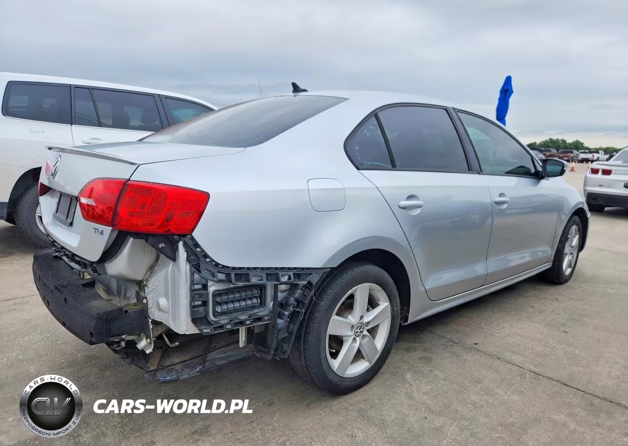 2012 Volkswagen Jetta Tdi VIN:3VWLL7AJ3CM421780 - 3