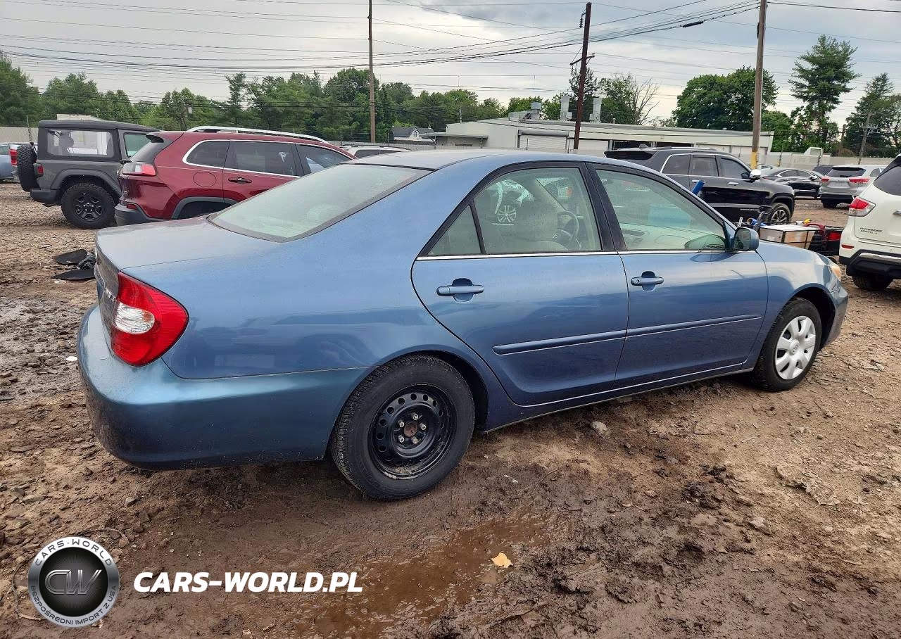 2002 Toyota Camry Le VIN:4T1BE32K42U511163 - 3