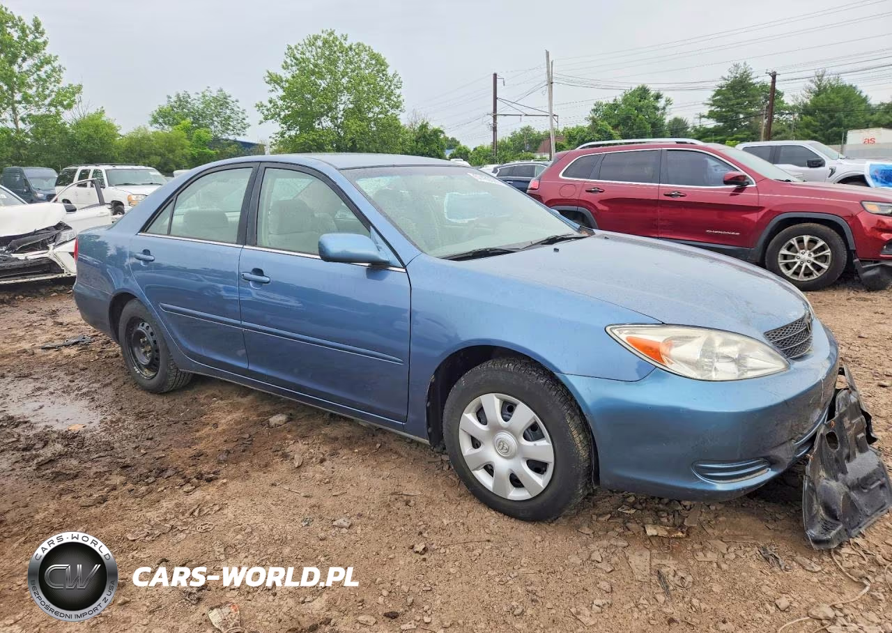 2002 Toyota Camry Le VIN:4T1BE32K42U511163 - 4