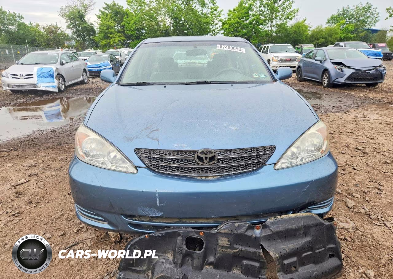 2002 Toyota Camry Le VIN:4T1BE32K42U511163 - 5