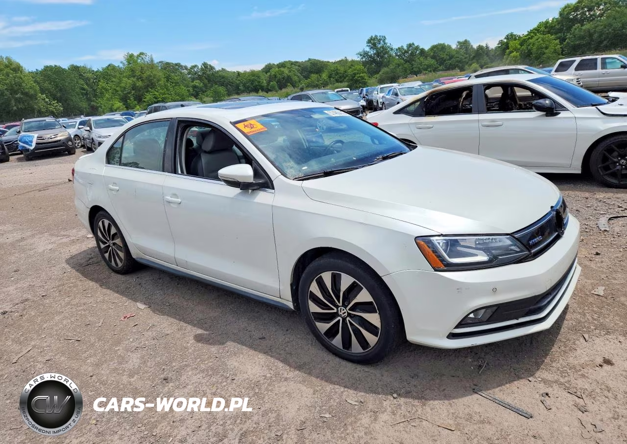 2015 Volkswagen Jetta Hybrid VIN:3VW637AJXFM307597 - 4