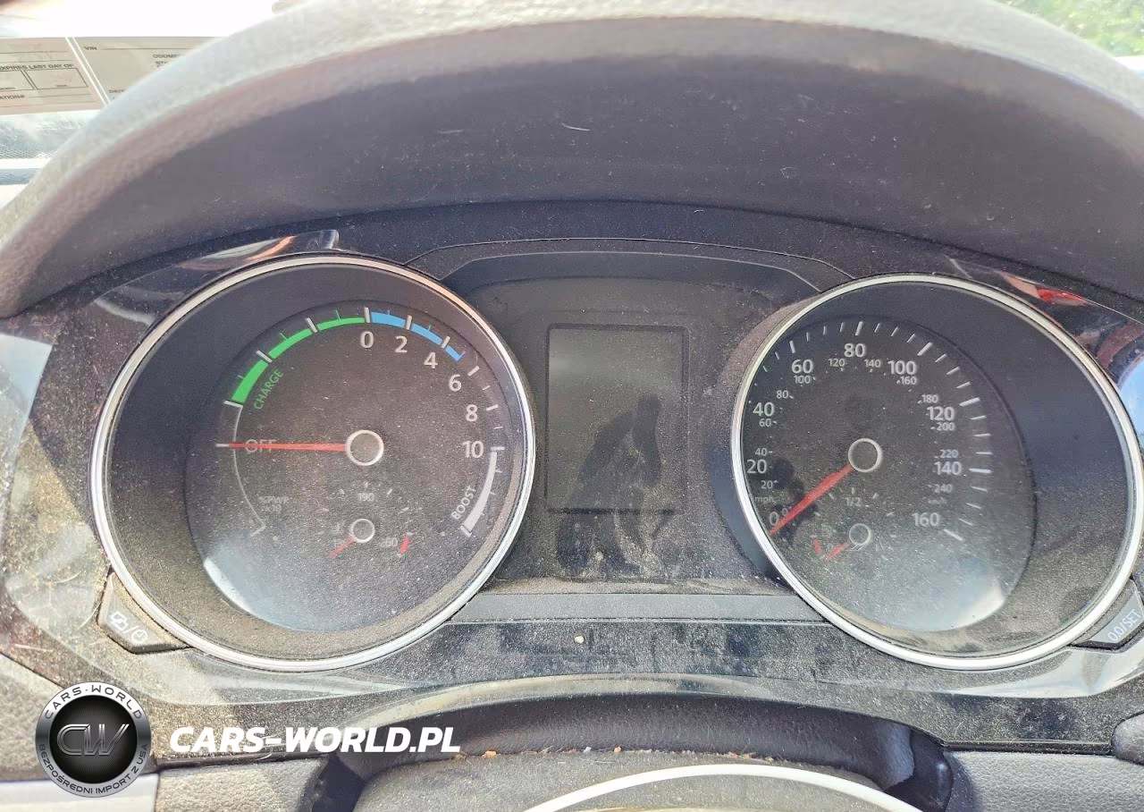2015 Volkswagen Jetta Hybrid VIN:3VW637AJXFM307597 - 9
