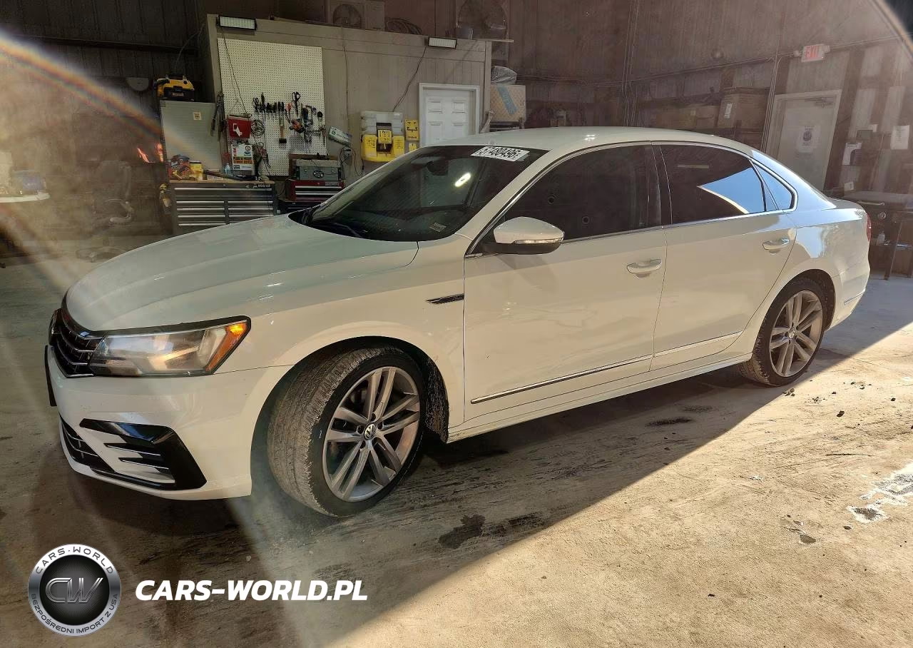 2017 Volkswagen Passat R-Line – zdjęcie 1 z 12
