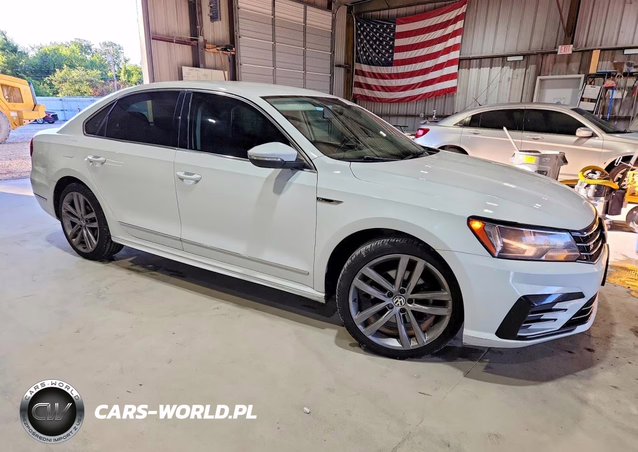 2017 Volkswagen Passat R-Line VIN:1VWDT7A39HC024735 - 4