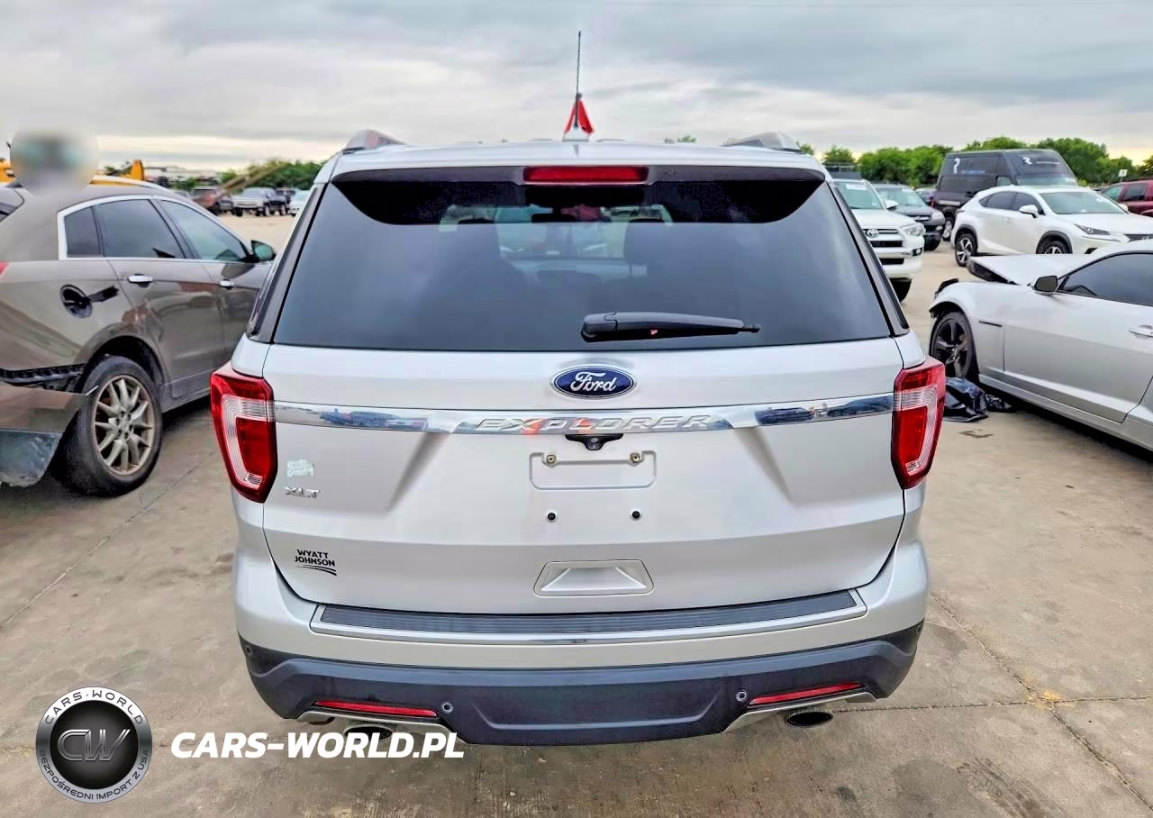 2018 Ford Explorer Xlt VIN:1FM5K7D89JGA40963 - 6