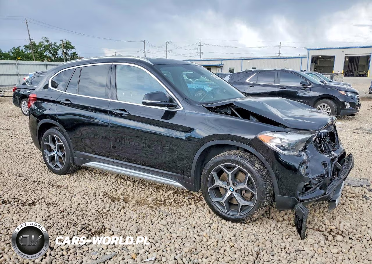 2018 BMW X1 xDrive28I VIN:WBXHT3C38J5L30980 - 4