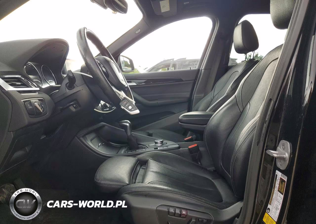 2018 BMW X1 xDrive28I VIN:WBXHT3C38J5L30980 - 7