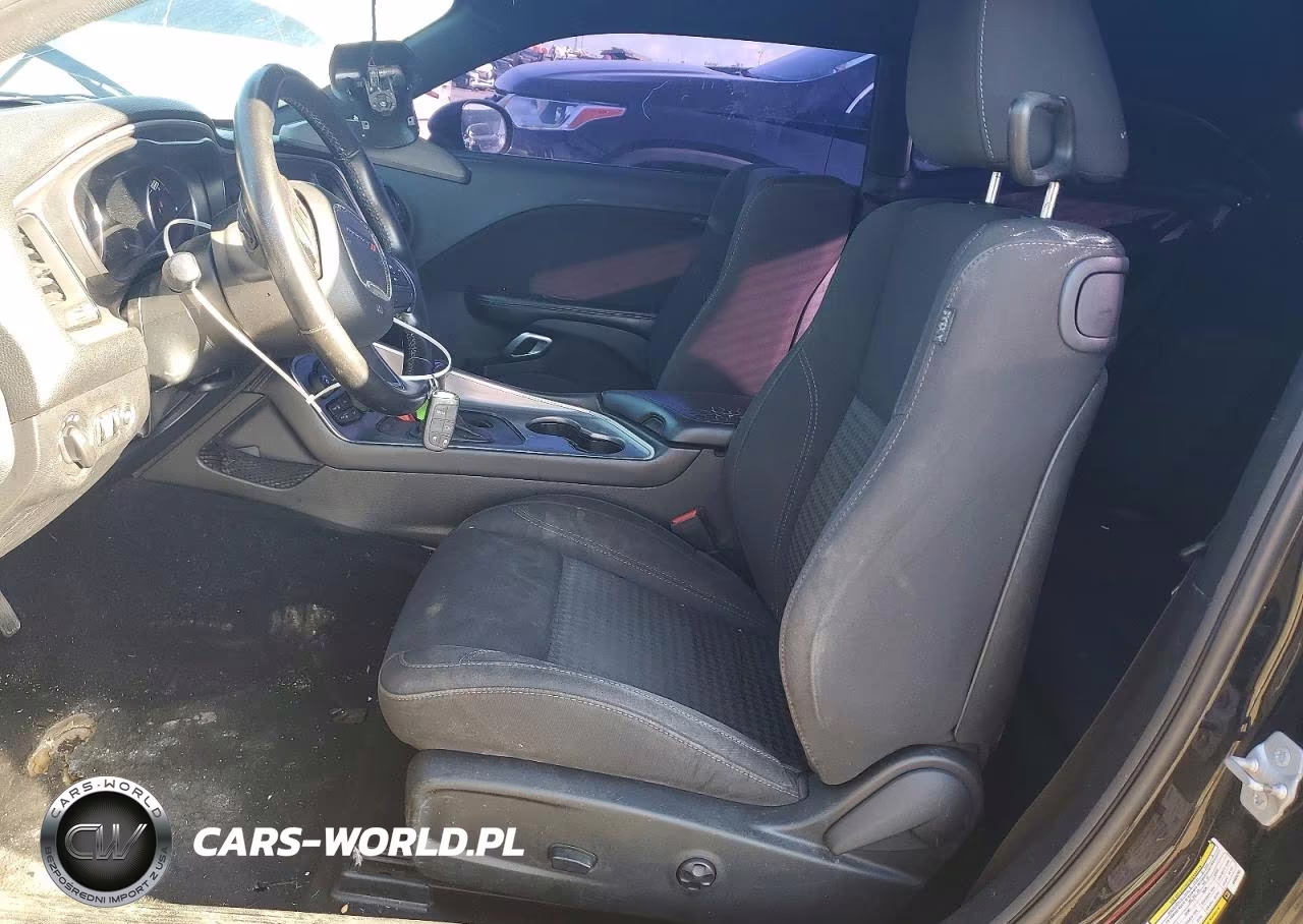 2019 Dodge Challenger Sxt VIN:2C3CDZAG4KH656285 - 7