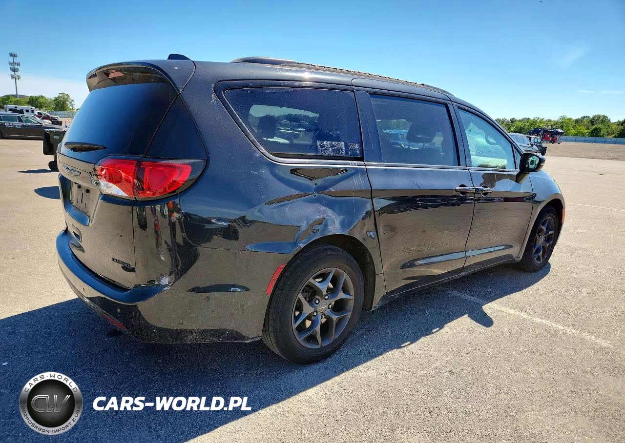 2019 Chrysler Pacifica Limited VIN:2C4RC1GGXKR605403 - 3