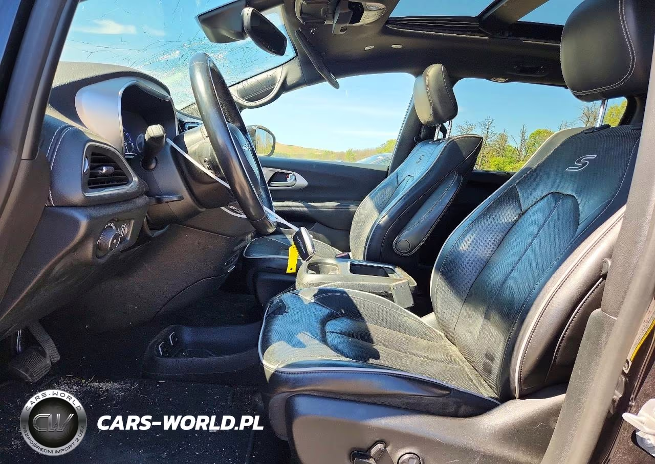 2019 Chrysler Pacifica Limited VIN:2C4RC1GGXKR605403 - 7
