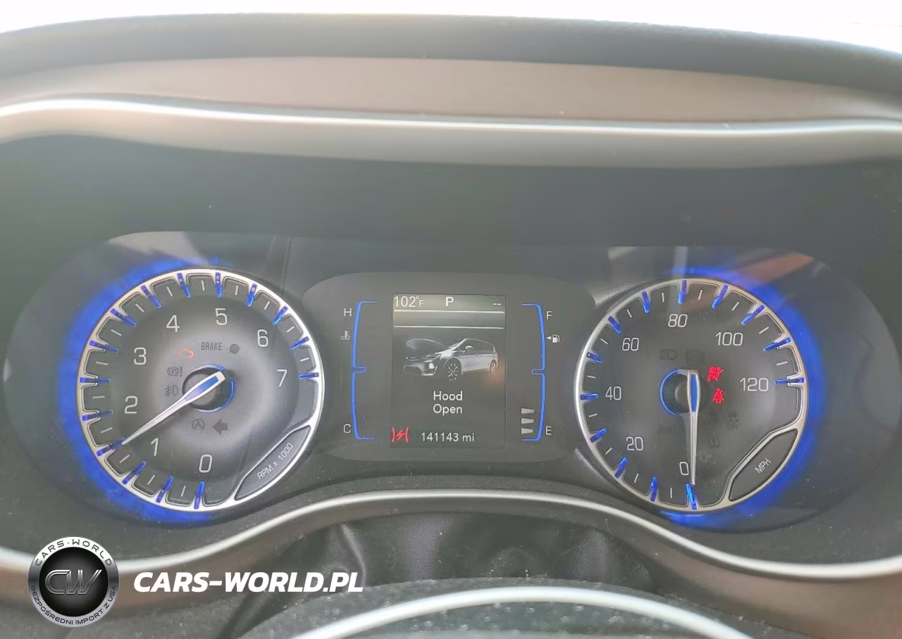 2018 Chrysler Pacifica Touring L VIN:2C4RC1BG7JR321300 - 9