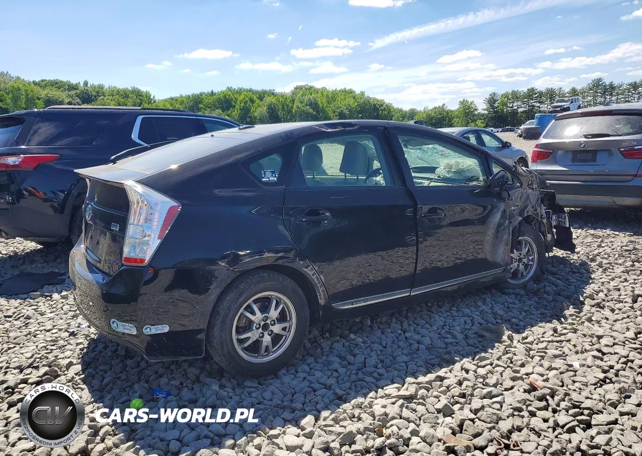 2011 Toyota Prius Two VIN:JTDKN3DU9B5333294 - 3