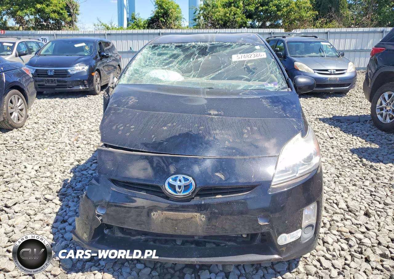 2011 Toyota Prius Two VIN:JTDKN3DU9B5333294 - 5