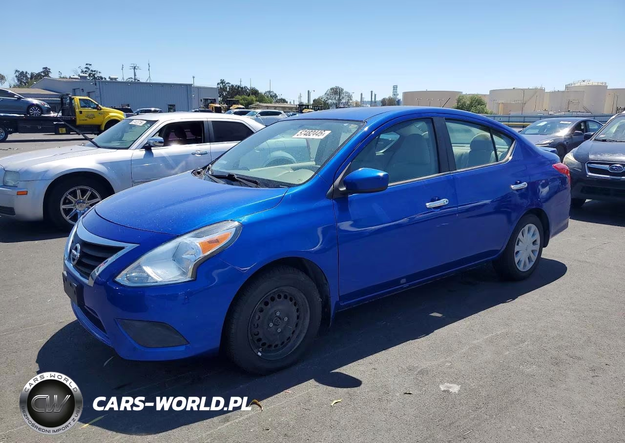 2015 Nissan Versa S – zdjęcie 1 z 12