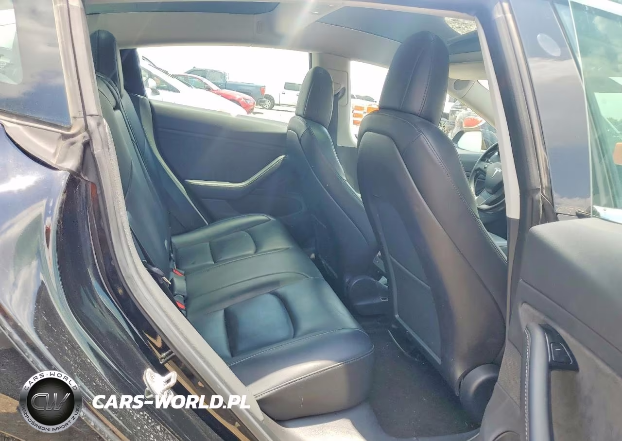 2019 Tesla Model 3 VIN:5YJ3E1EAXKF304382 - 10
