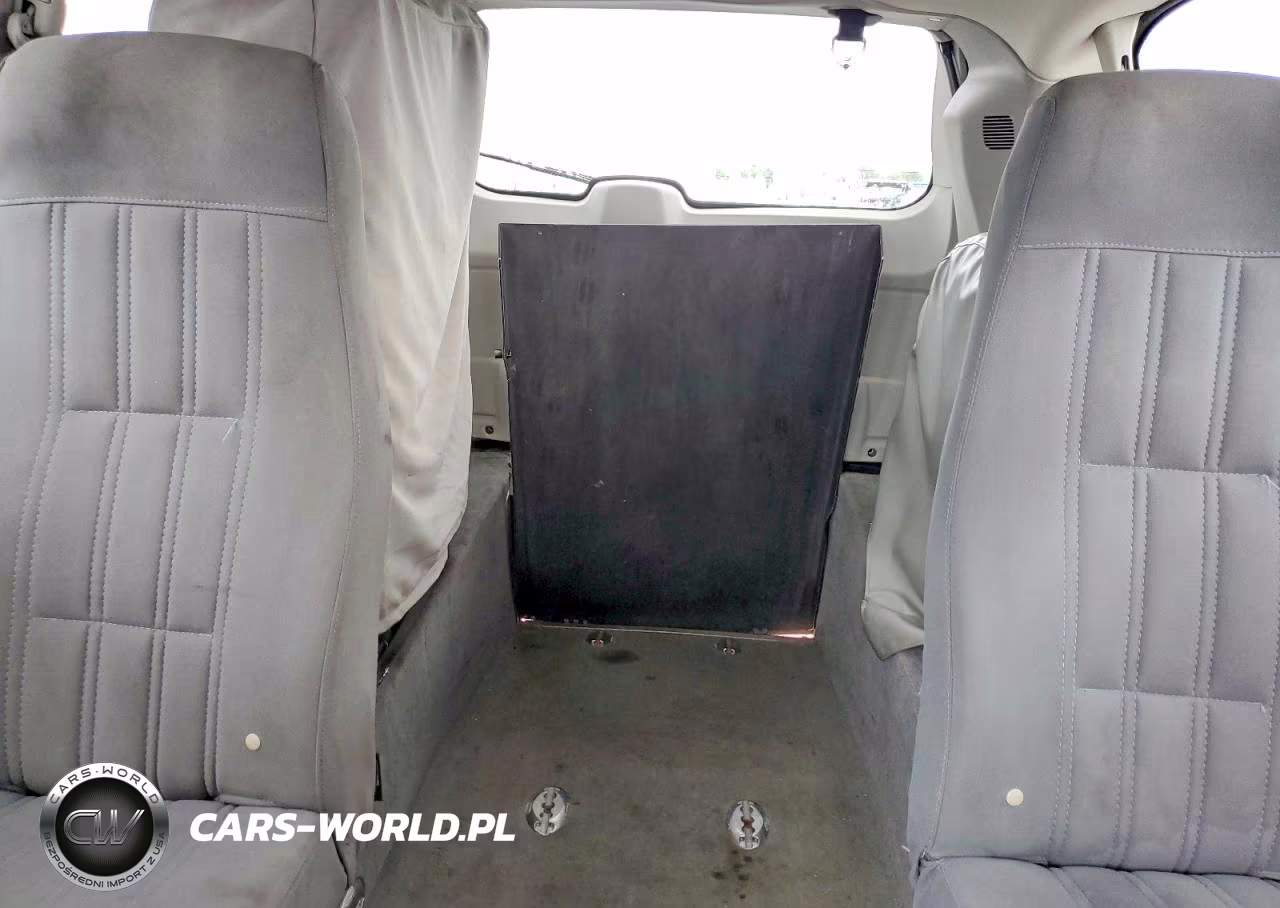 2010 Chrysler Town & Cntry VIN:2A4RR4DE5AR344418 - 10