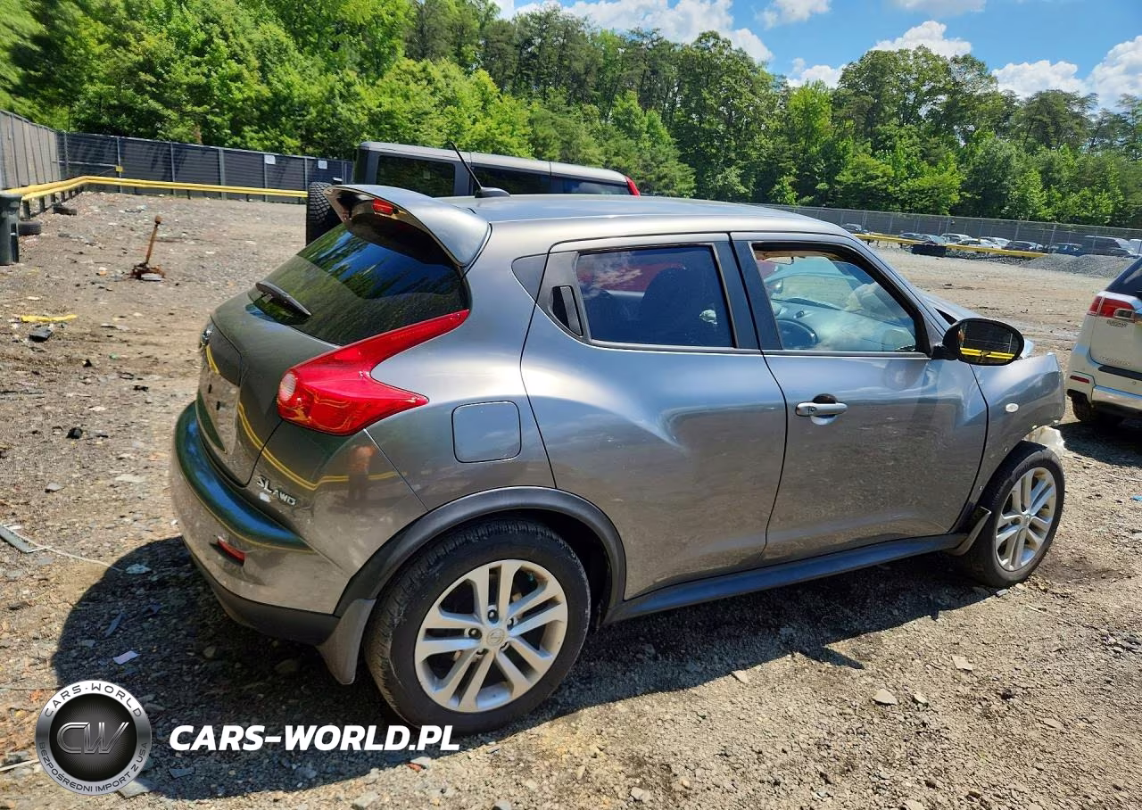 2011 Nissan Juke S VIN:JN8AF5MVXBT017982 - 3