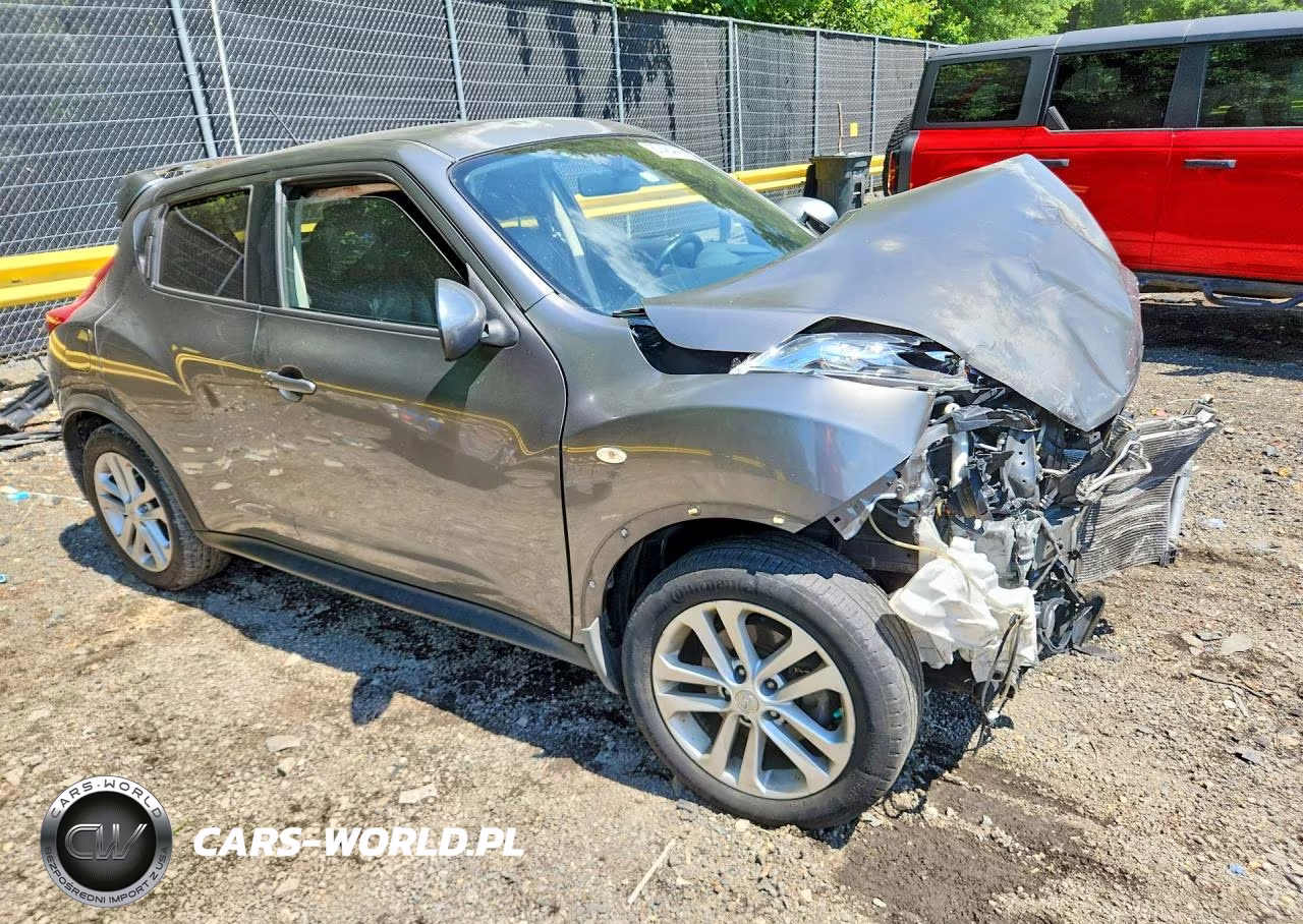 2011 Nissan Juke S VIN:JN8AF5MVXBT017982 - 4