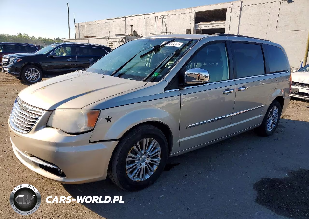 2013 Chrysler Town & Country Touring L – zdjęcie 1 z 13